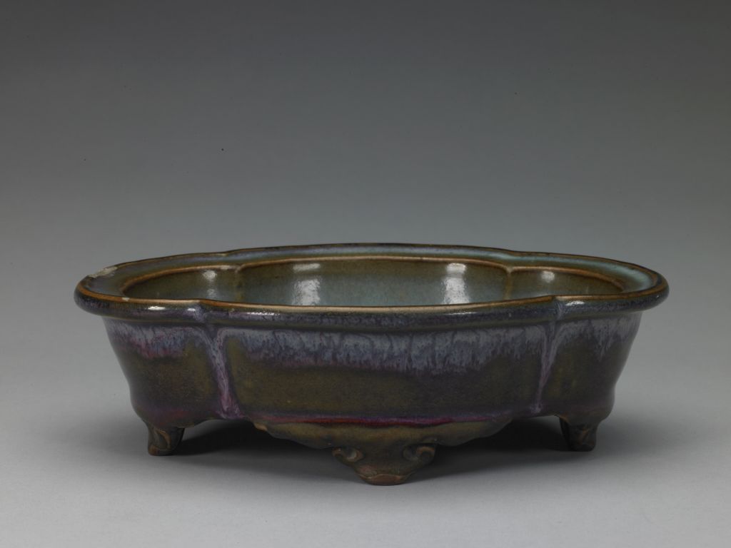 钧窑天蓝釉紫红斑碗 - 故宫博物院